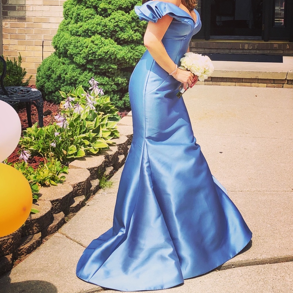 $800 Terani Couture Blue Evening Gown one in pics sold size 6 for sale